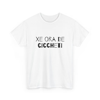 T-shirt bianca p&o xe ora de cicchetti Printify