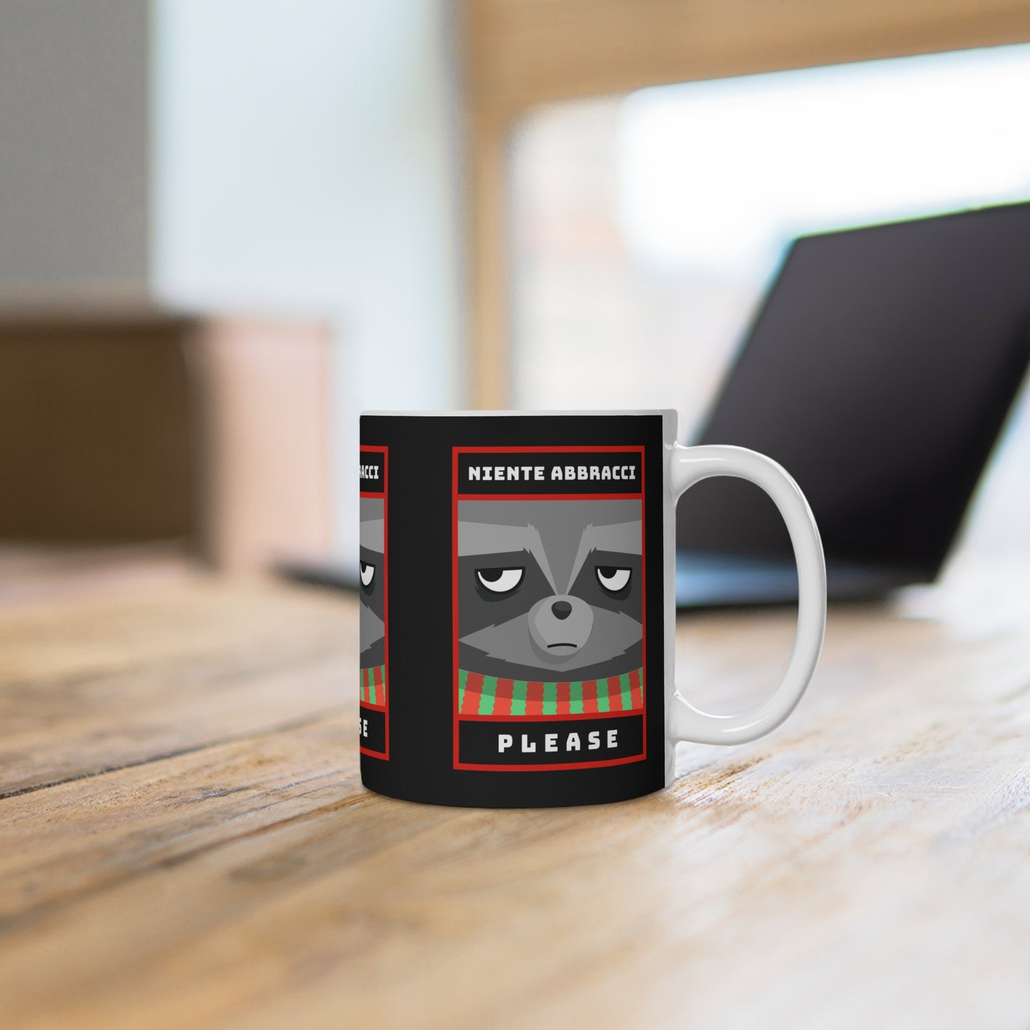 Tazza Natale Cattivo Niente Abbracci Printify