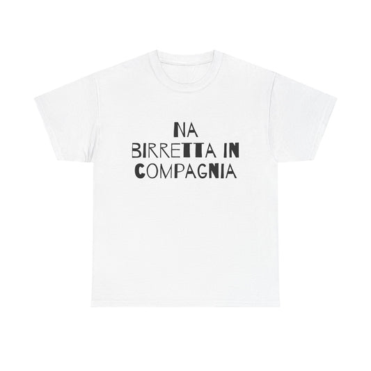 T-shirt bianca p&o na biretta in compagnia Printify